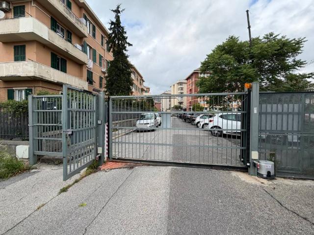 Box in vendita a Levante, Serra Riccò