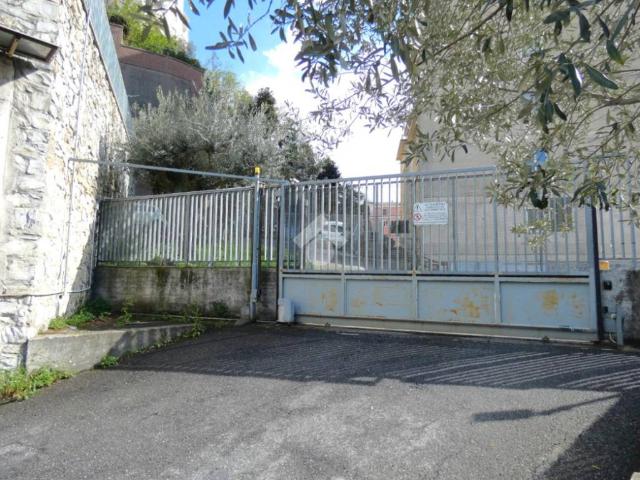 Box in vendita a Centro Est, Serra Riccò