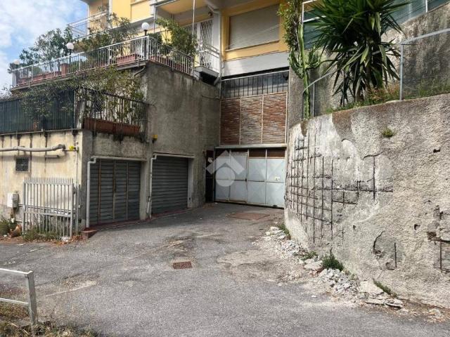 Box in vendita a Levante, Serra Riccò