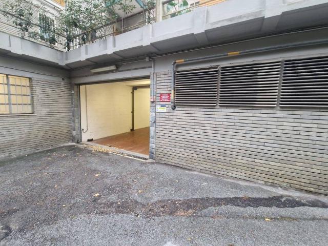 Box in vendita a Levante, Serra Riccò