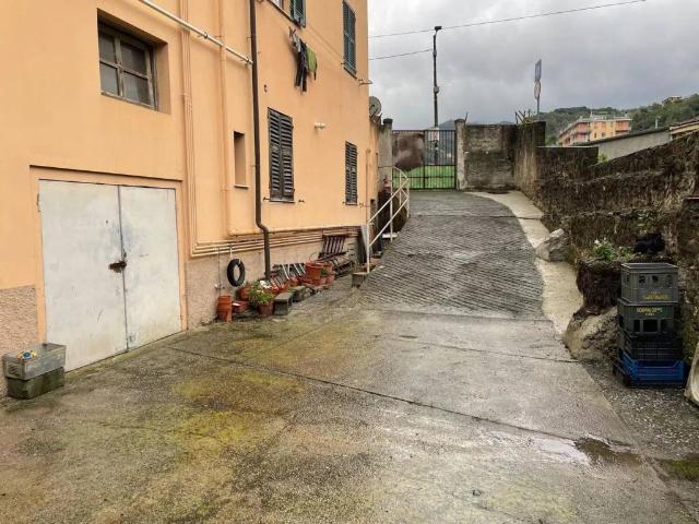 Box in vendita a Val Polcevera, Serra Riccò