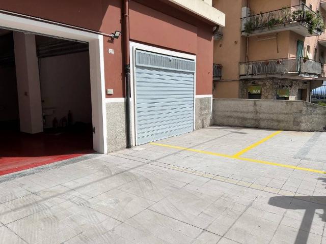 Box in vendita a Medio Ponente, Serra Riccò