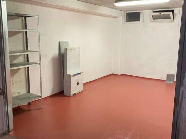 Box in vendita a Levante, Serra Riccò