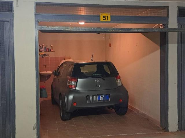 Box in vendita a Medio Levante, Serra Riccò