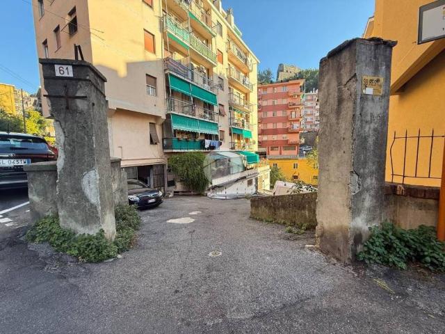 Box in vendita a Pianderlino, Genova