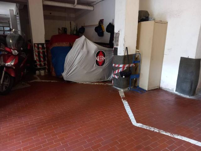 Box in vendita a Levante, Serra Riccò