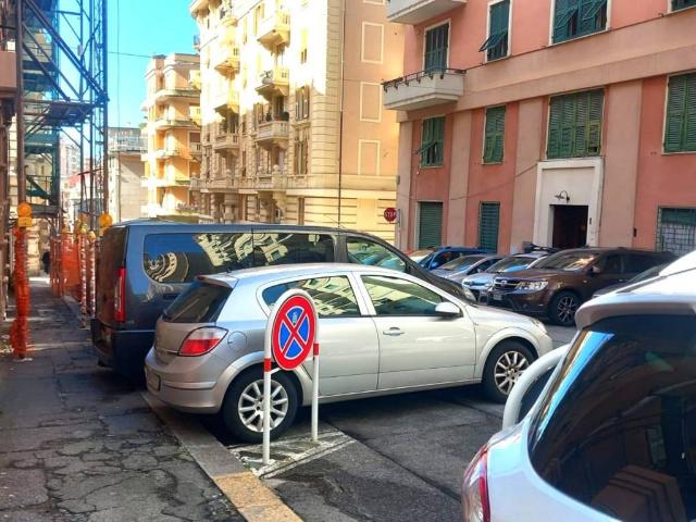 Box in vendita a Medio Ponente, Serra Riccò