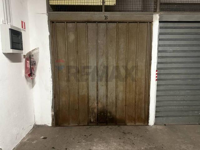 Box in vendita a Medio Ponente, Serra Riccò