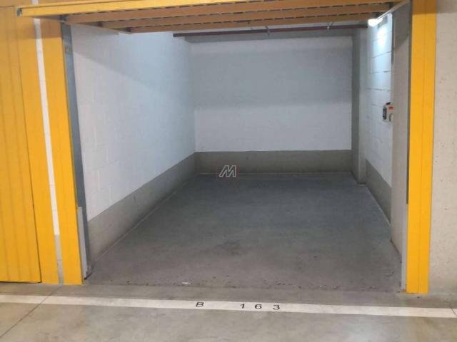 Box in vendita a Medio Ponente, Serra Riccò