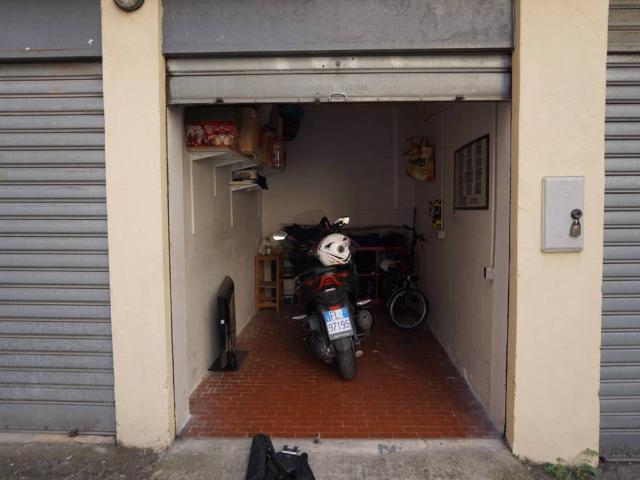 Box in vendita a Centro Ovest, Serra Riccò