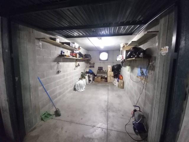 Box in vendita a Ponente, Serra Riccò