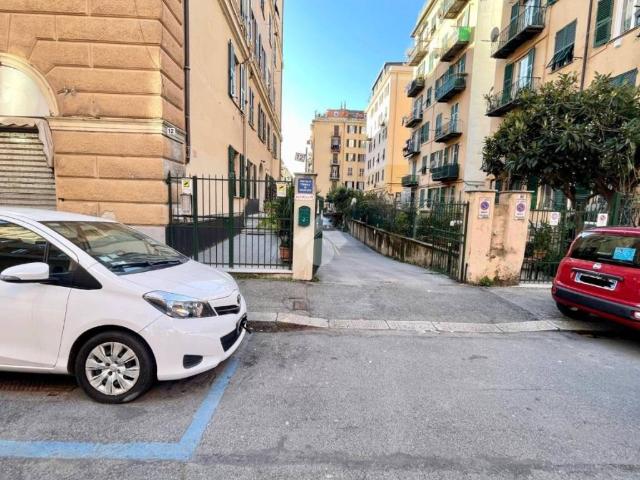Box in vendita a Medio Levante, Serra Riccò