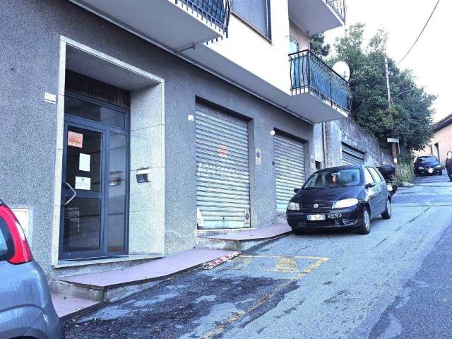 Box in vendita a Bolzaneto, Genova