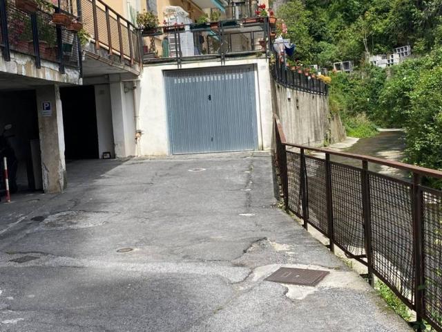 Box in vendita a Medio Ponente, Serra Riccò