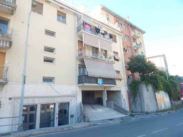 Box in vendita a Levante, Serra Riccò