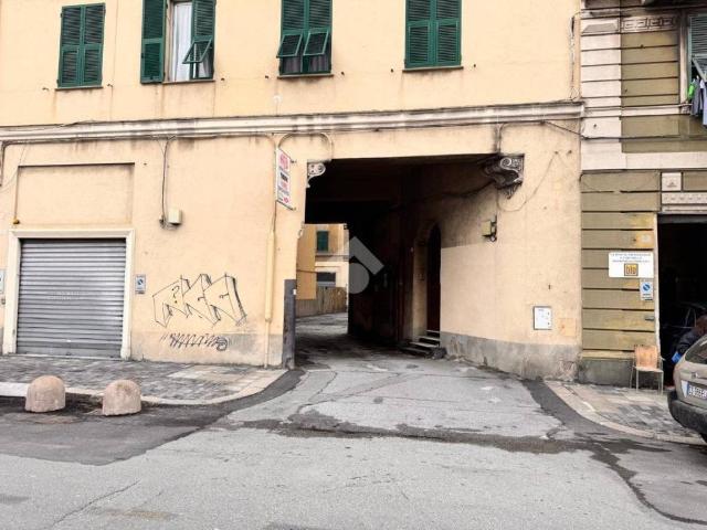 Box in vendita a Centro Ovest, Serra Riccò