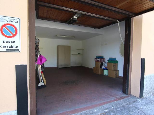 Box in vendita a Centro Est, Serra Riccò
