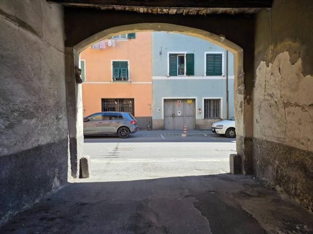 Box in vendita a Val Polcevera, Serra Riccò