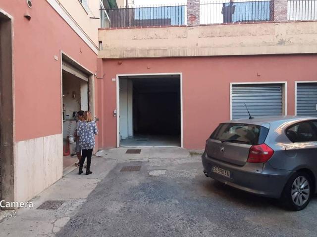 Box in vendita a Ponente, Serra Riccò