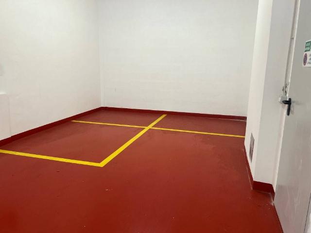 Box in vendita a Medio Ponente, Serra Riccò