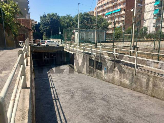 Box in vendita a Medio Ponente, Serra Riccò