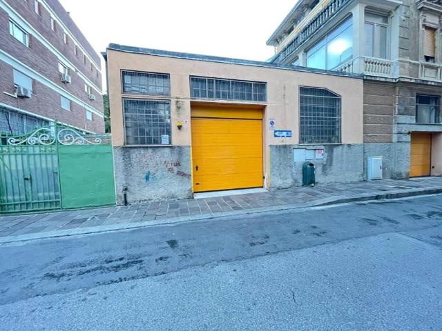 Box in vendita a Val Polcevera, Serra Riccò