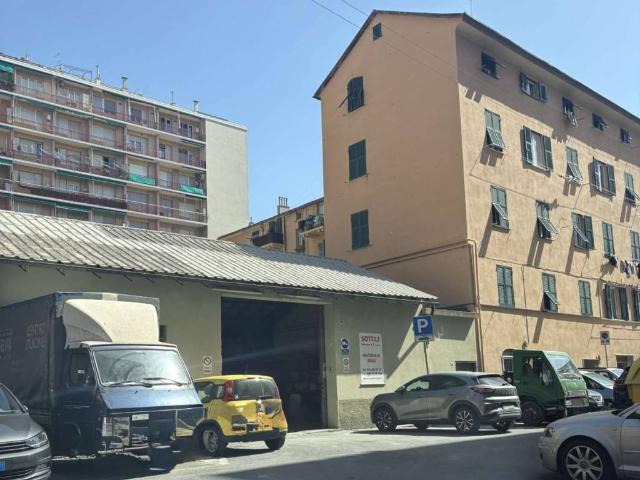 Box in vendita a Medio Ponente, Serra Riccò