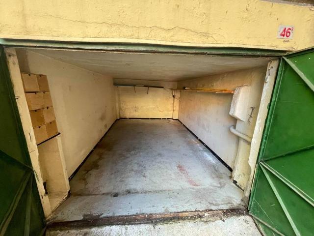 Box in vendita a Ponente, Serra Riccò