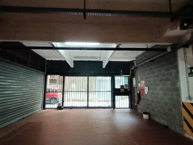 Box in vendita a Medio Ponente, Serra Riccò