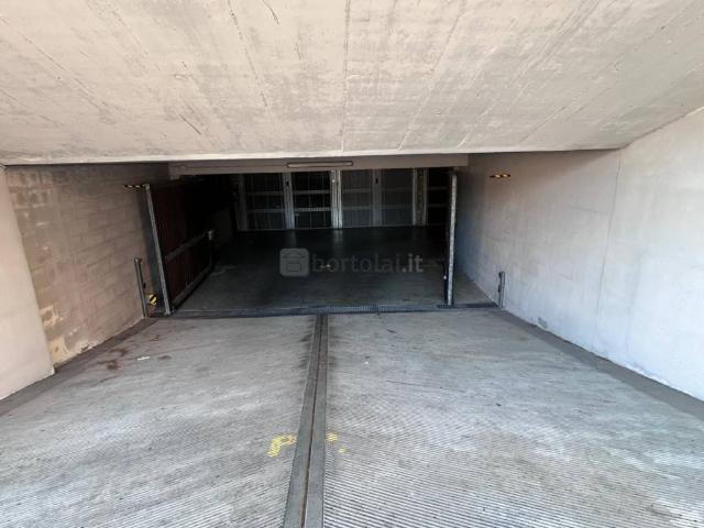 Box in vendita a Levante, Serra Riccò