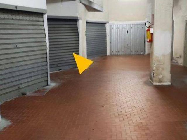 Box in vendita a Medio Ponente, Serra Riccò
