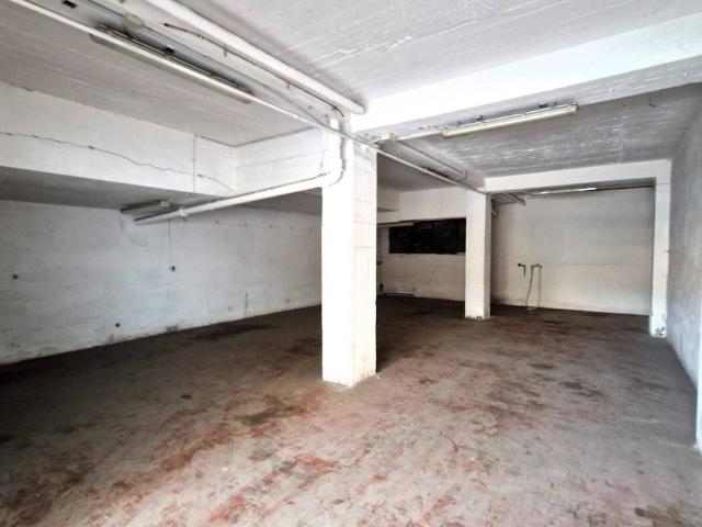 Box in vendita a Levante, Serra Riccò