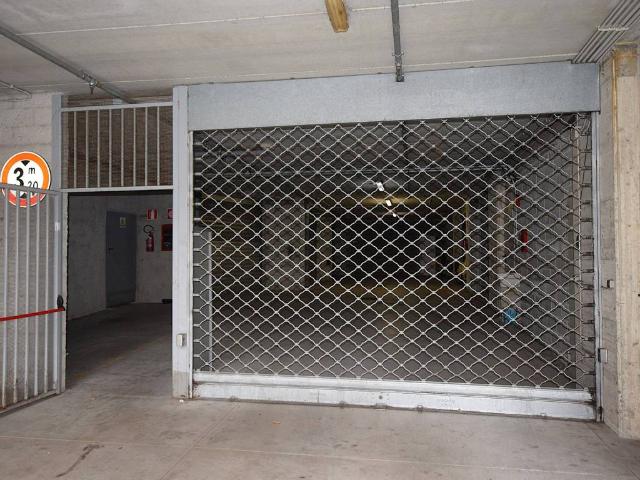 Box in vendita a Centro Ovest, Serra Riccò