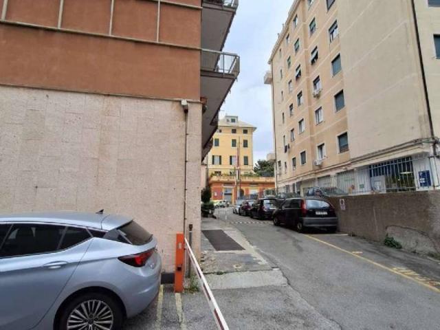 Box in vendita a Medio Levante, Serra Riccò