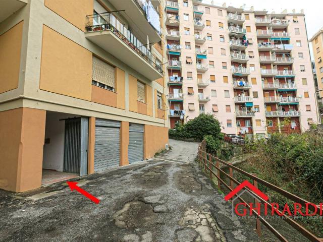 Box in vendita a Medio Ponente, Serra Riccò