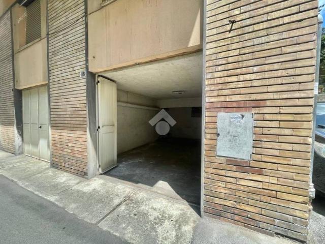 Box in vendita a Ponente, Serra Riccò