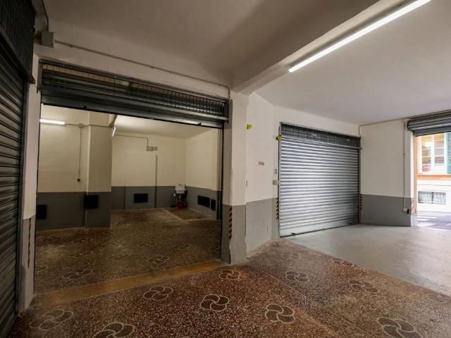 Box in vendita a Centro Est, Serra Riccò