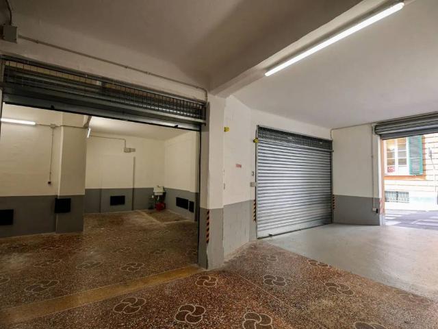 Box in vendita a Centro Est, Serra Riccò