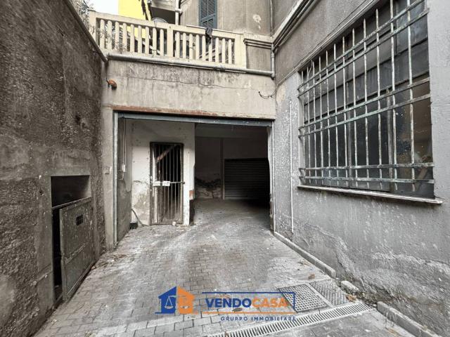 Box in vendita a Medio Ponente, Serra Riccò