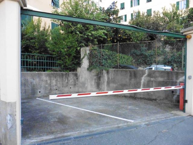 Box in vendita a Centro Est, Serra Riccò