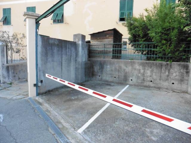 Box in vendita a Centro Est, Serra Riccò