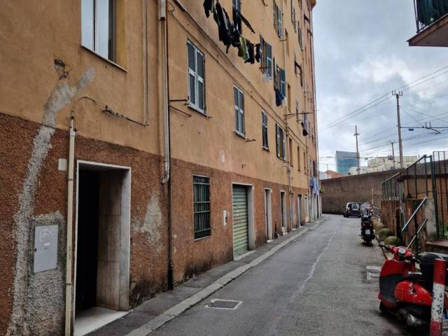 Box in vendita a Centro Ovest, Serra Riccò