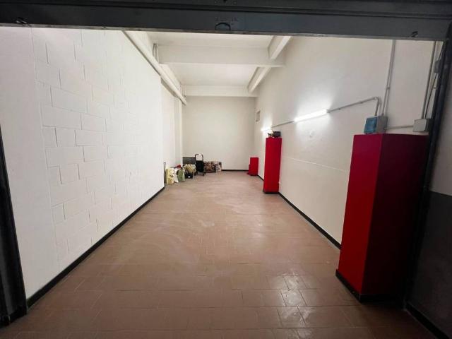 Box in vendita a Centro Ovest, Serra Riccò