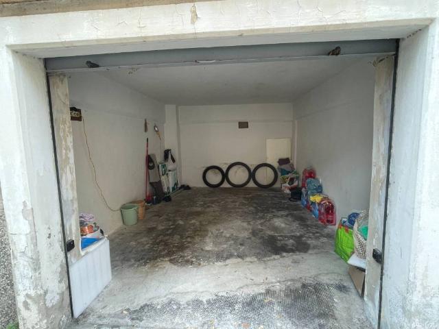 Box in vendita a Ponente, Serra Riccò