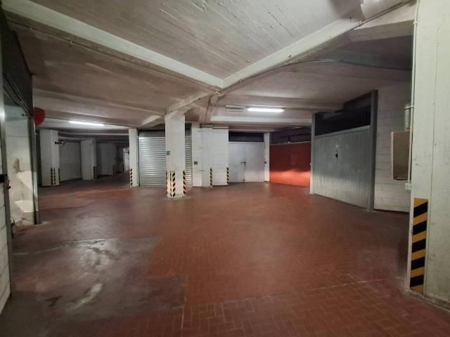 Box in vendita a San Martino, Genova