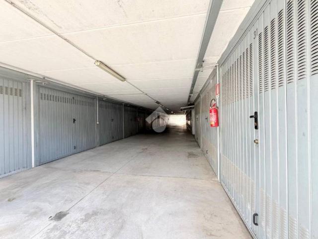 Box in vendita a Medio Ponente, Serra Riccò