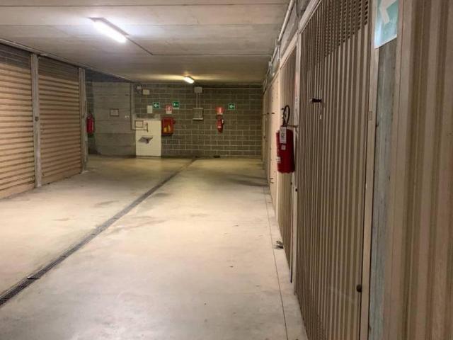 Box in vendita a Centro Est, Serra Riccò