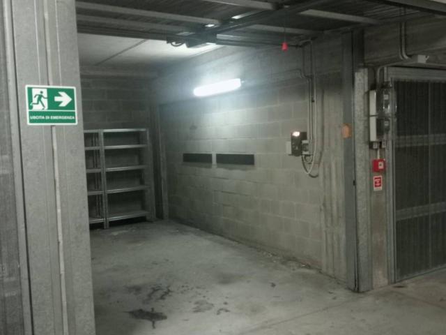 Box in vendita a Ponente, Serra Riccò