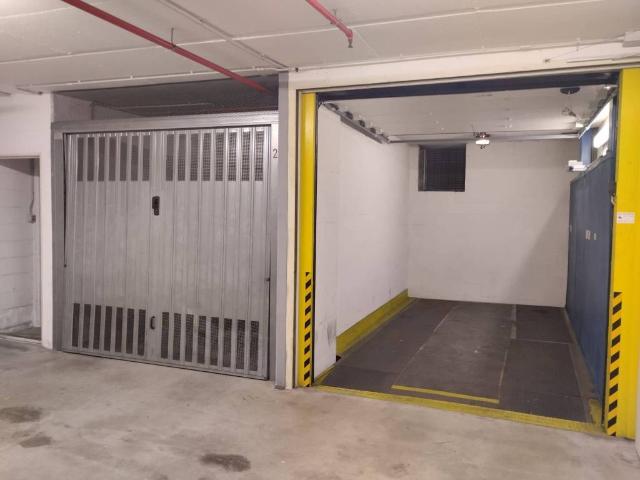 Box in vendita a Centro Est, Serra Riccò