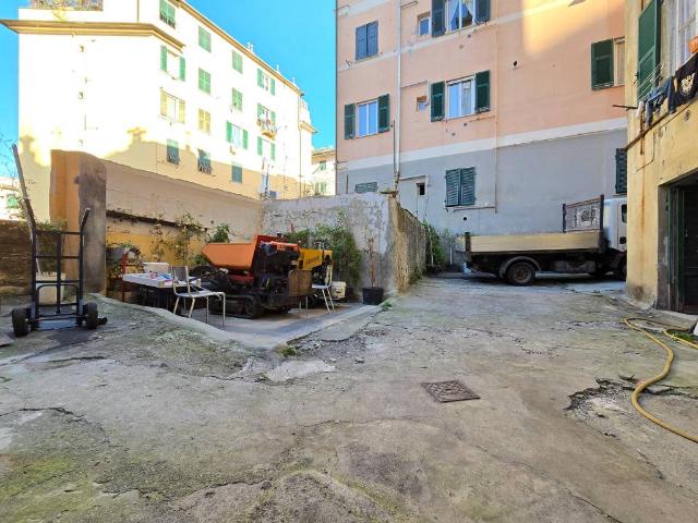 Box in vendita a Centro Ovest, Serra Riccò